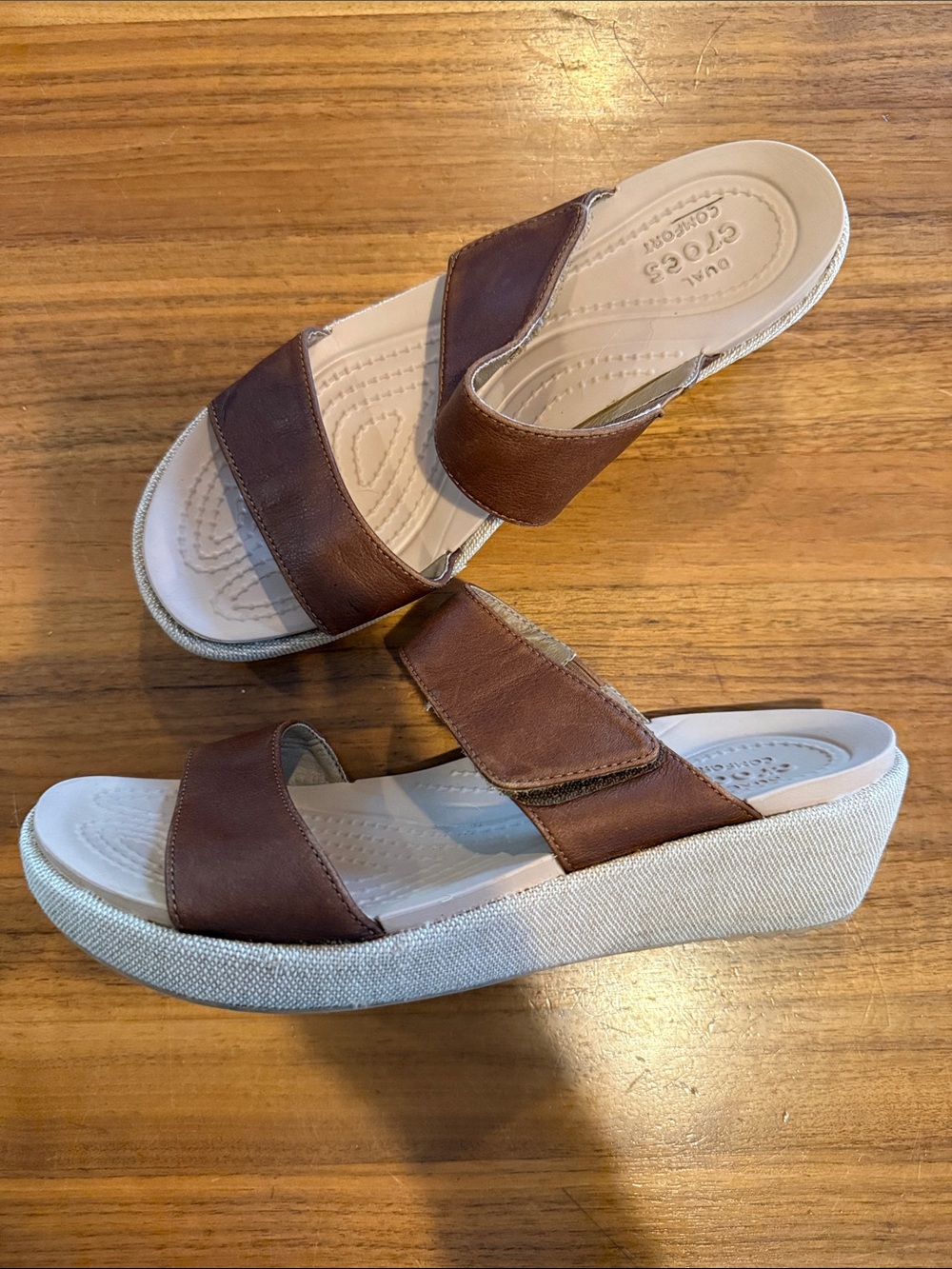 Crocs A-leigh leather wedge sandals sz 8